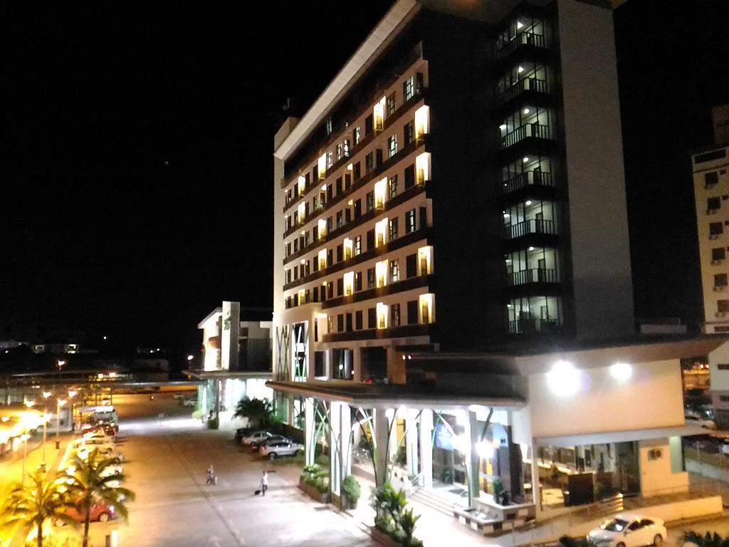 Hig Hotel Kuah Exterior foto